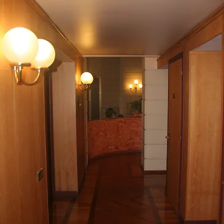 ホテル アルバート 3*