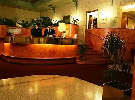 Albert Hotel