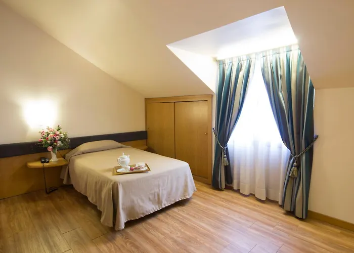 Отель Albert Hotel