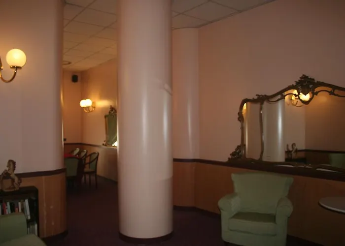 Albert Hotel 3*