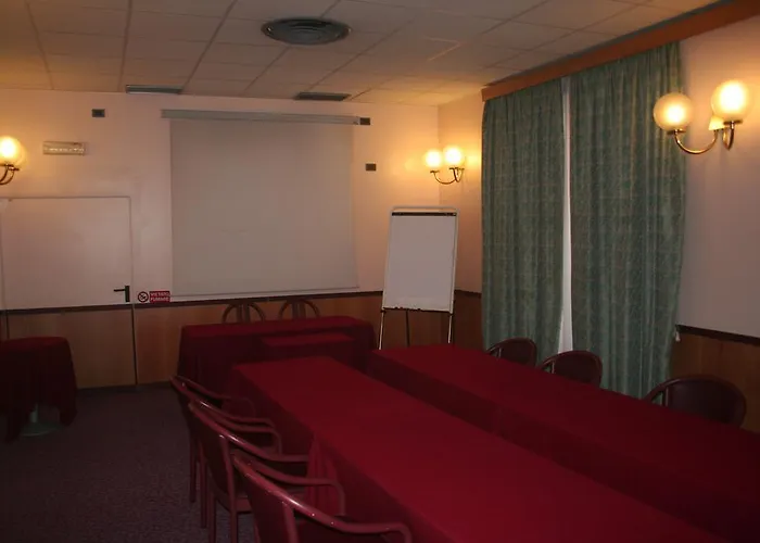Albert Hotel Отель