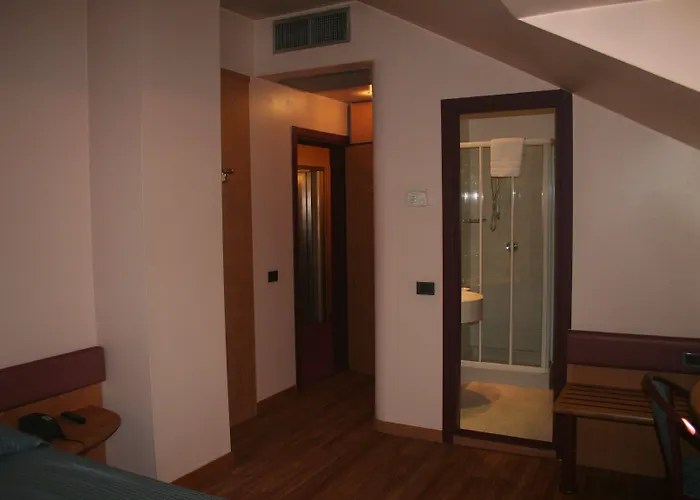Albert Hotel Отель Милан