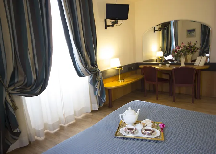 Отель Albert Hotel