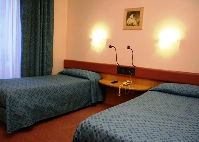 Отель Albert Hotel Милан