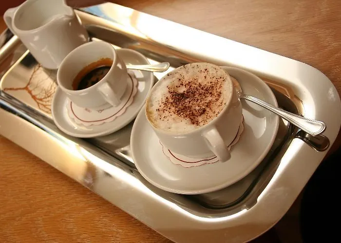 Albert Hotel Отель 3*