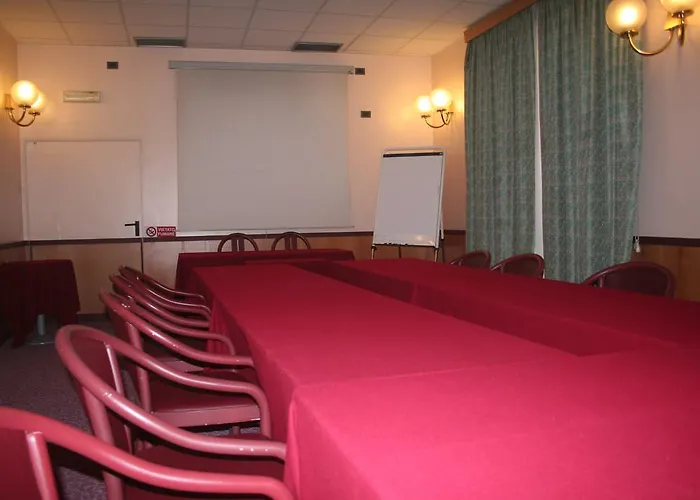 Albert Hotel Отель