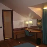 Albert Hotel