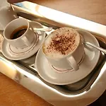 Albert Hotel מלון 3*