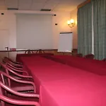 Albert Hotel מלון